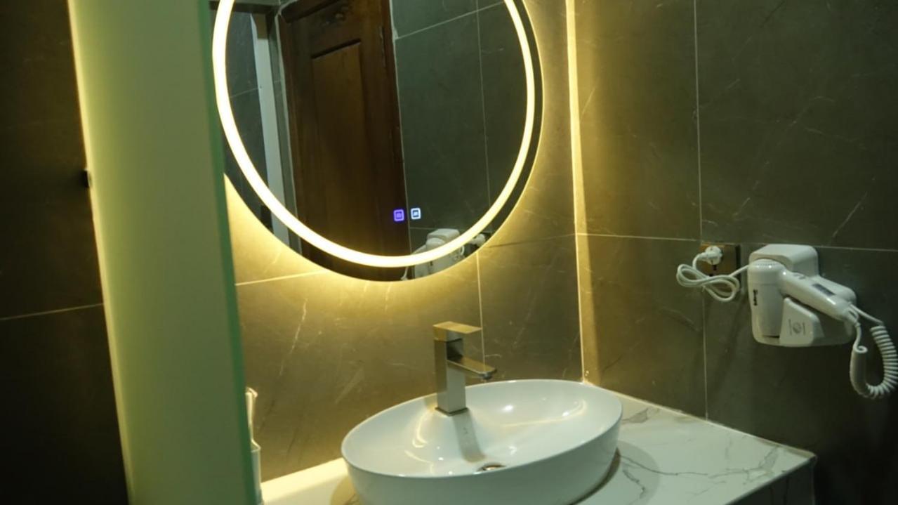 Hotel Sawadee Suorsdei Boutique à Kampot Extérieur photo